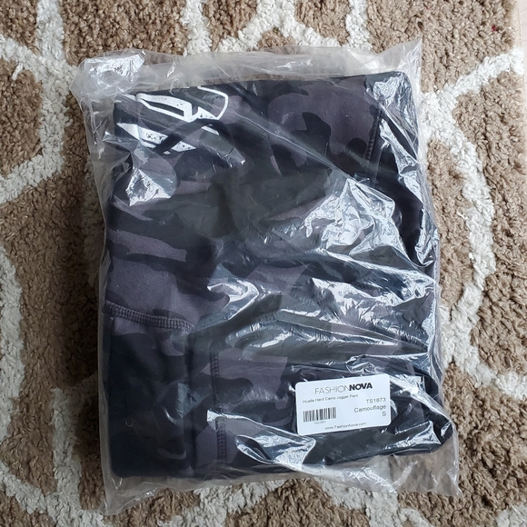 SOLD Fashion nova Hustle hard camo sweat pants - Picture 4 of 5